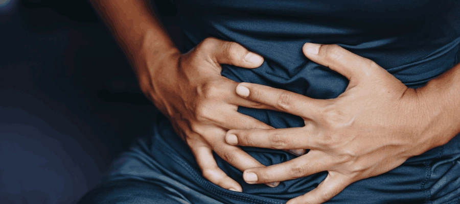 sensação de estômago cheio e barriga inchada